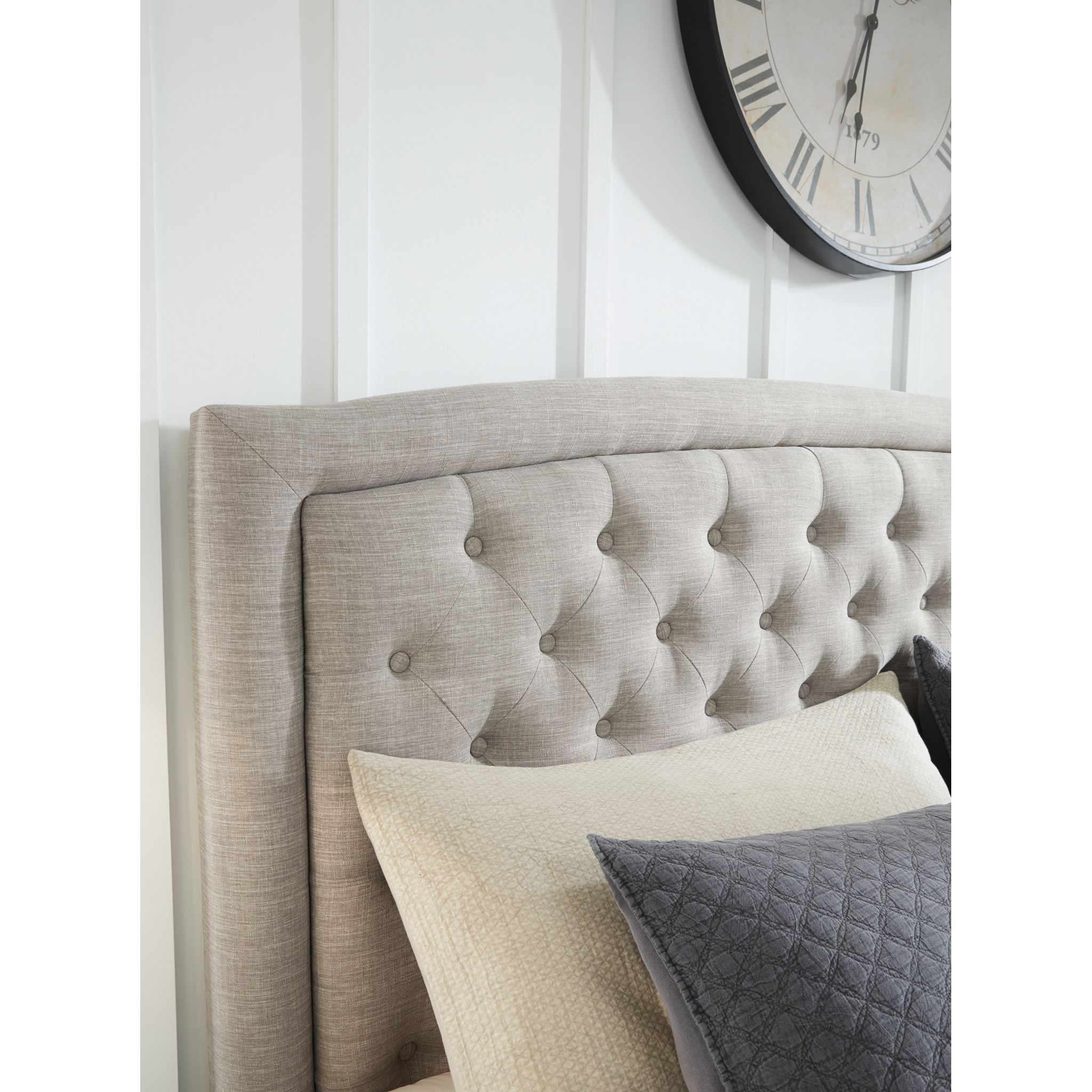 Jerary Upholstered Bed - King - Gallery Image 3
