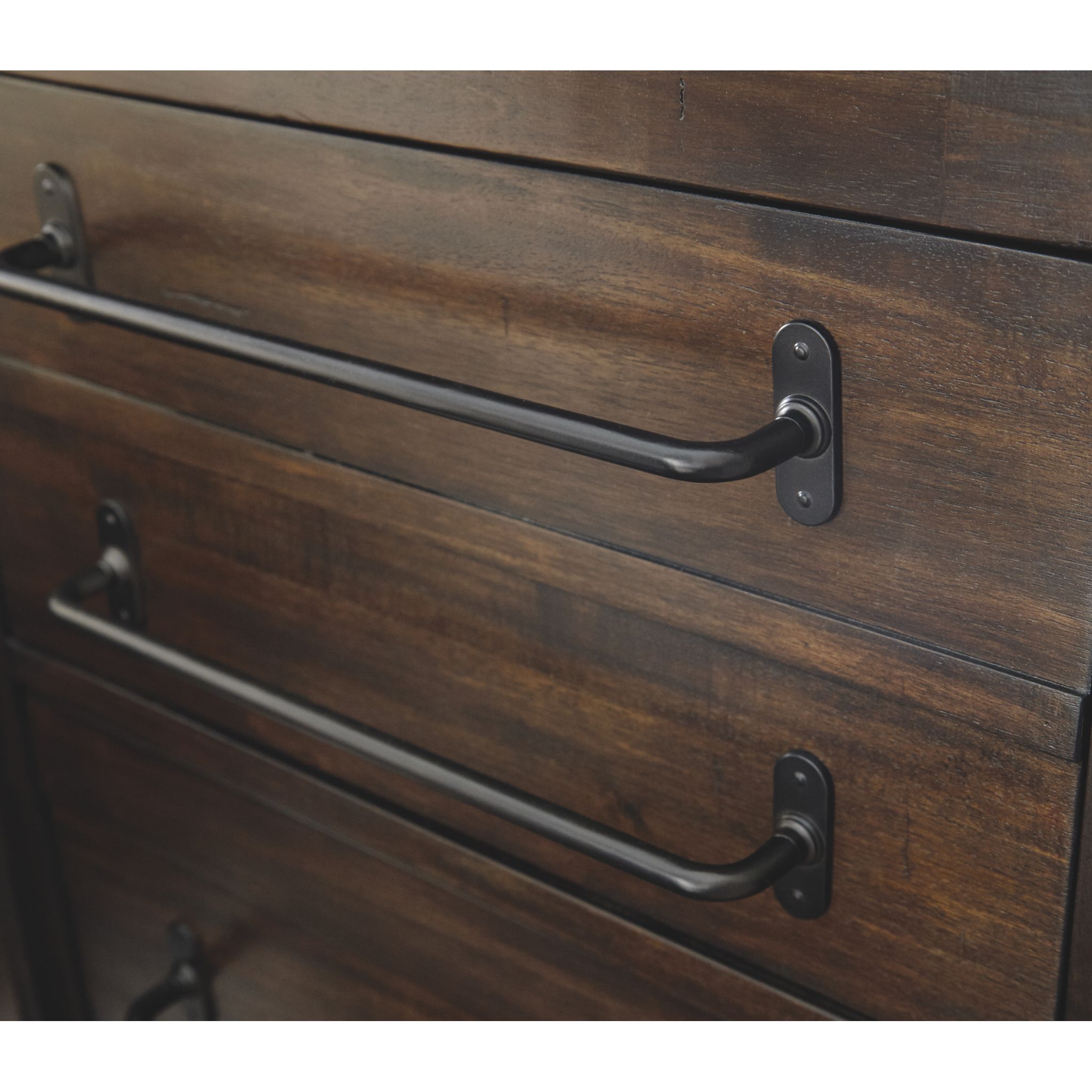 Starmore-Exclusive Chest - Gallery Image 2