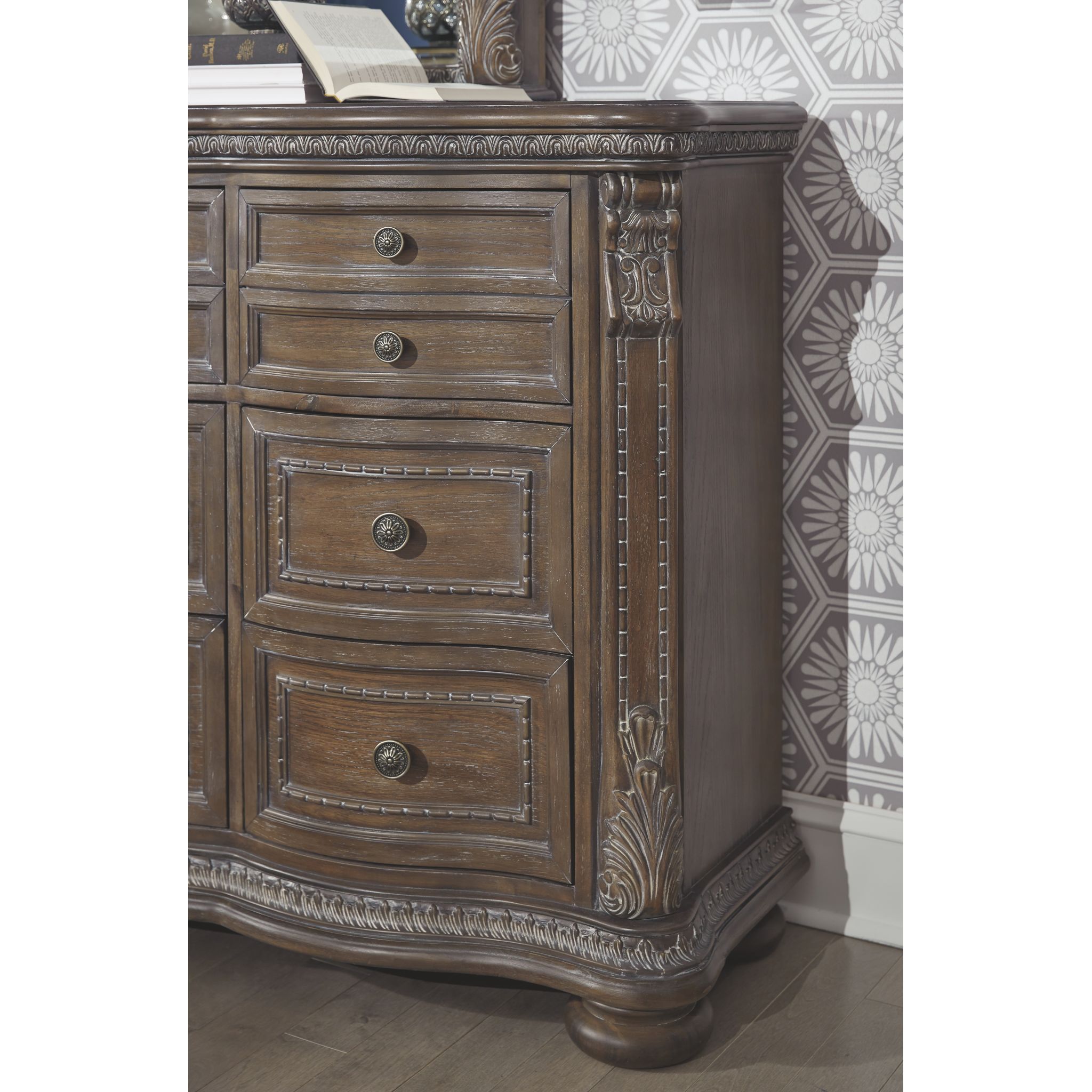Charmond Dresser - Gallery Image 4