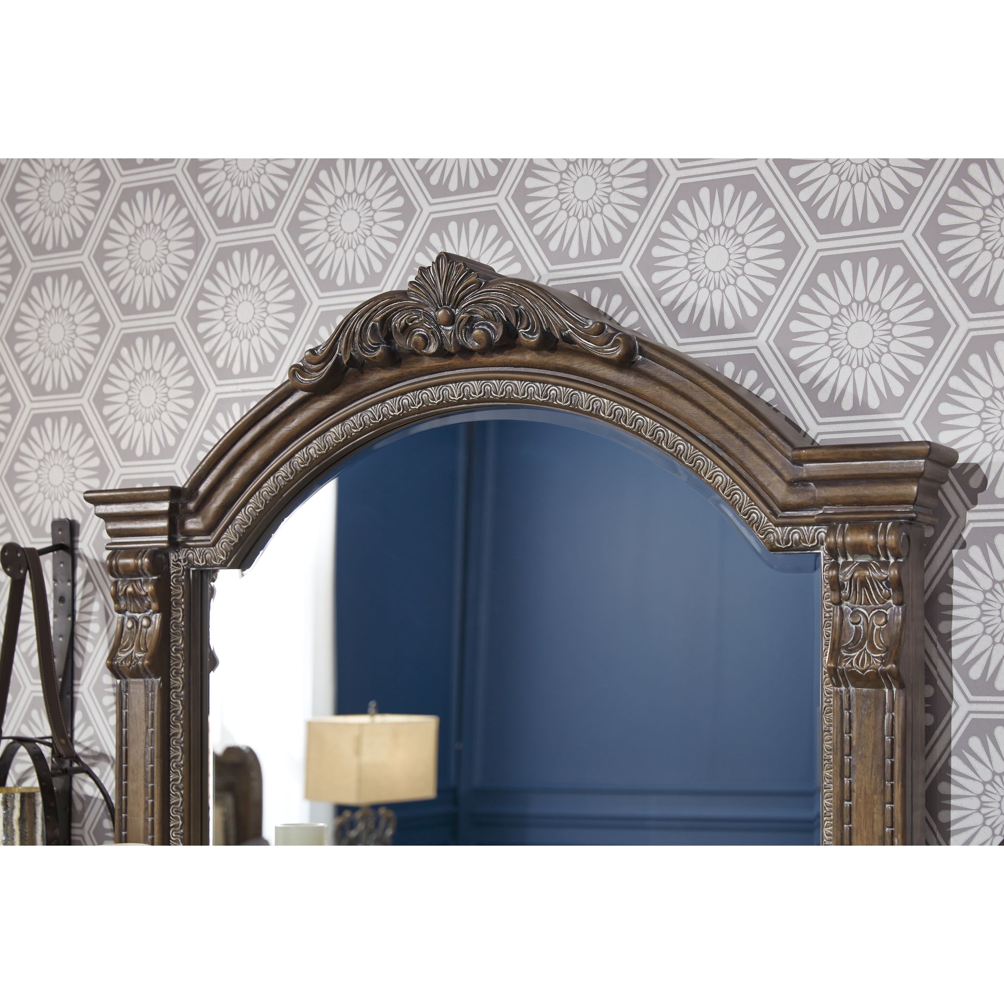 Charmond Dresser and Mirror - Gallery Image 5