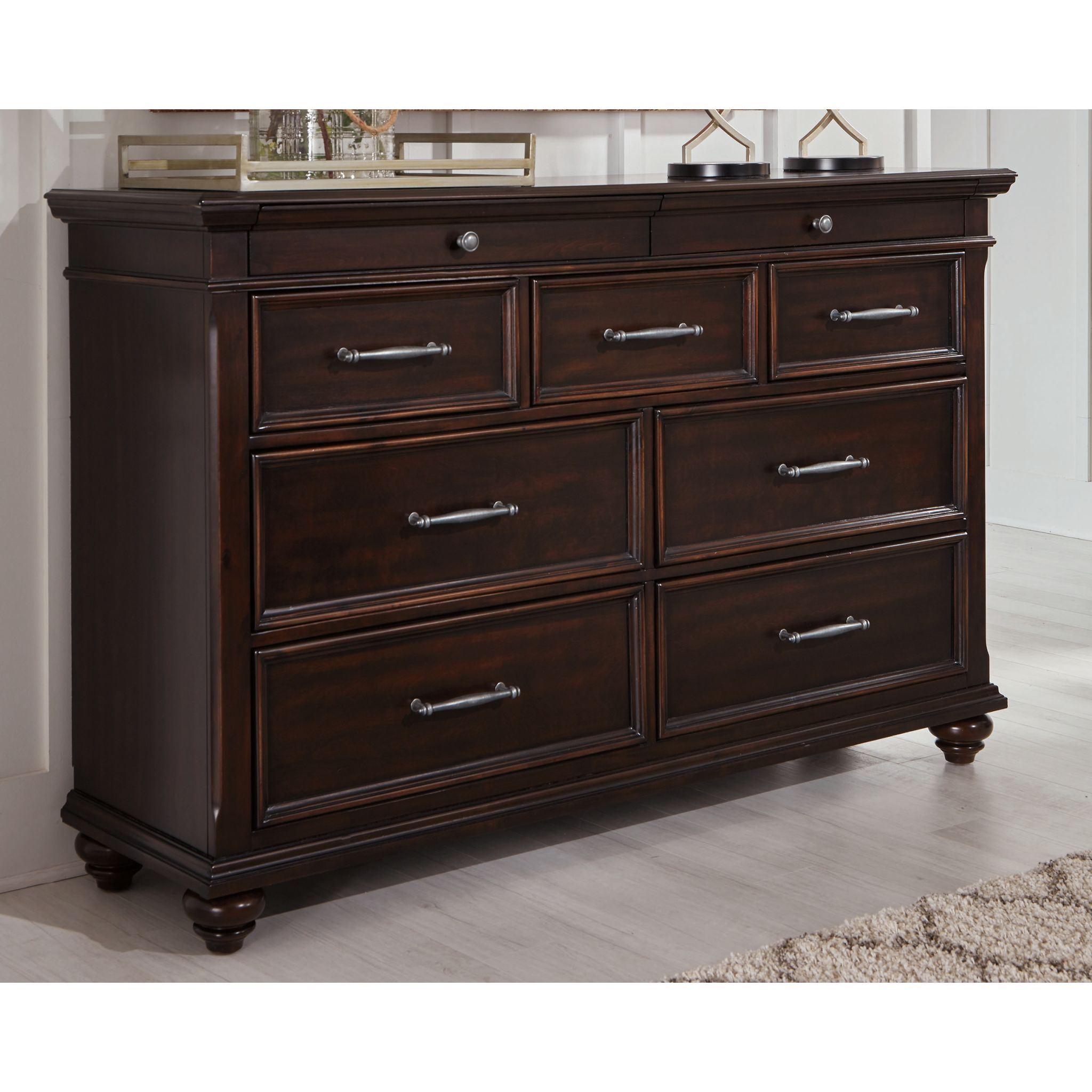 Brynhurst Dresser - Gallery Image 1