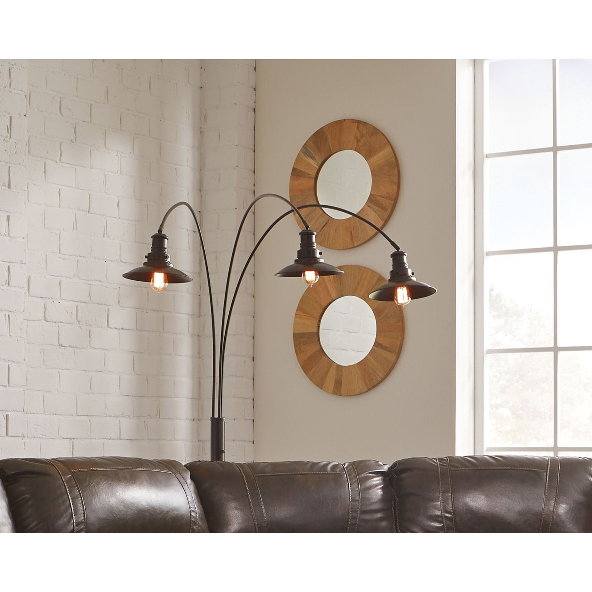 Sheriel Floor Lamp - Gallery Image 2