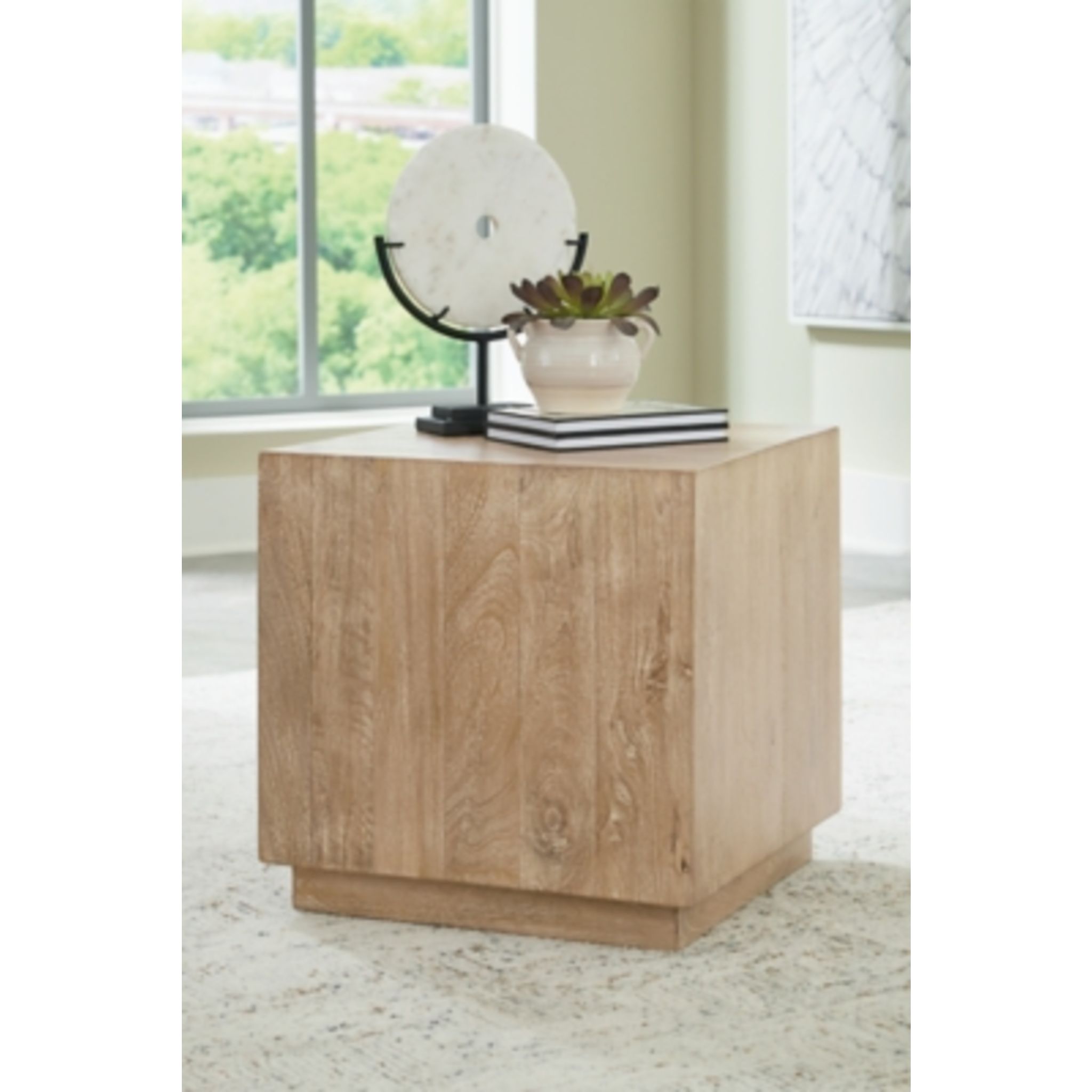 Belenburg Accent Table - Gallery Image 2