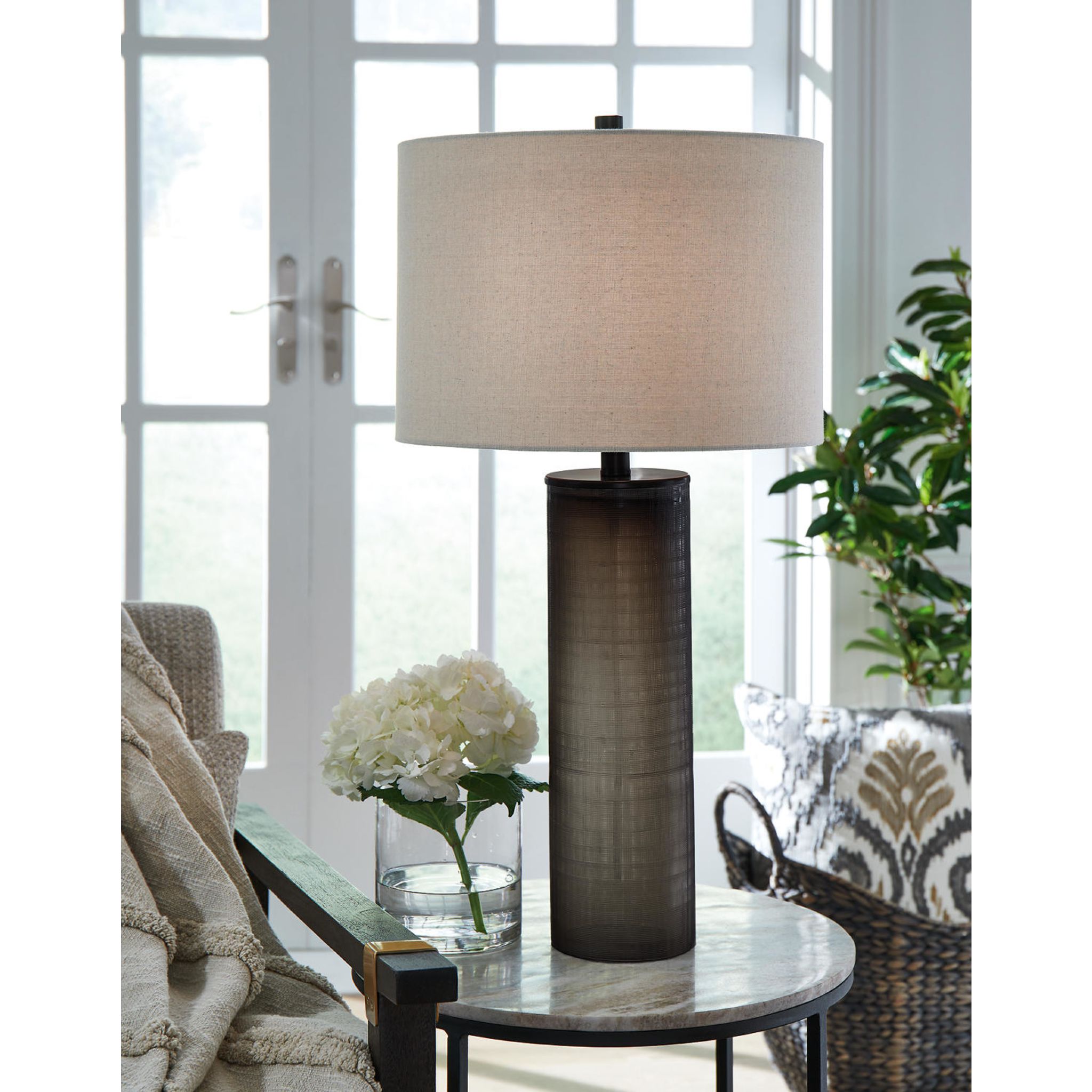 Dingerly Table Lamp (Single) - Gallery Image 1