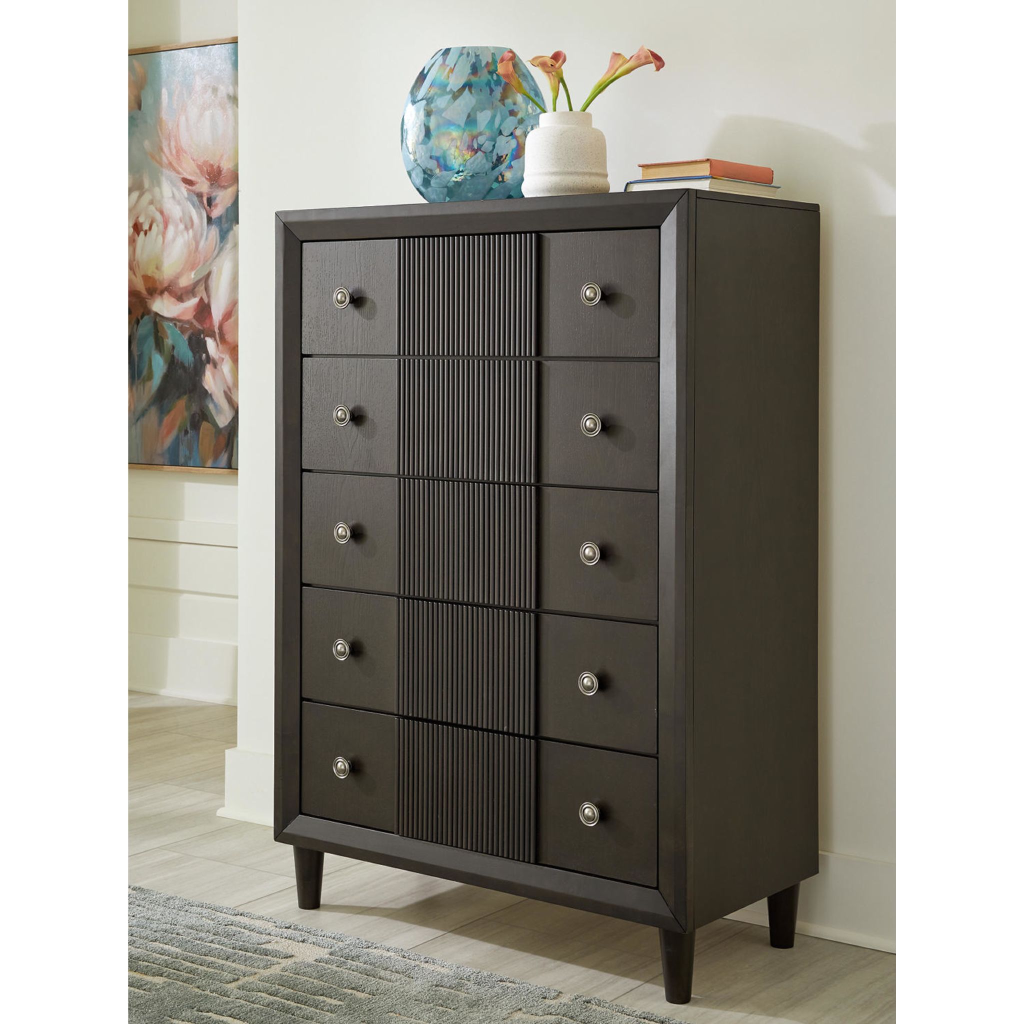 Urbantrack-Exclusive Chest - Gallery Image 1